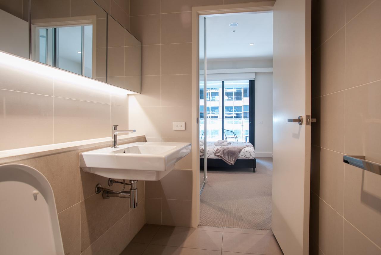 The William Suites Мелбърн Екстериор снимка